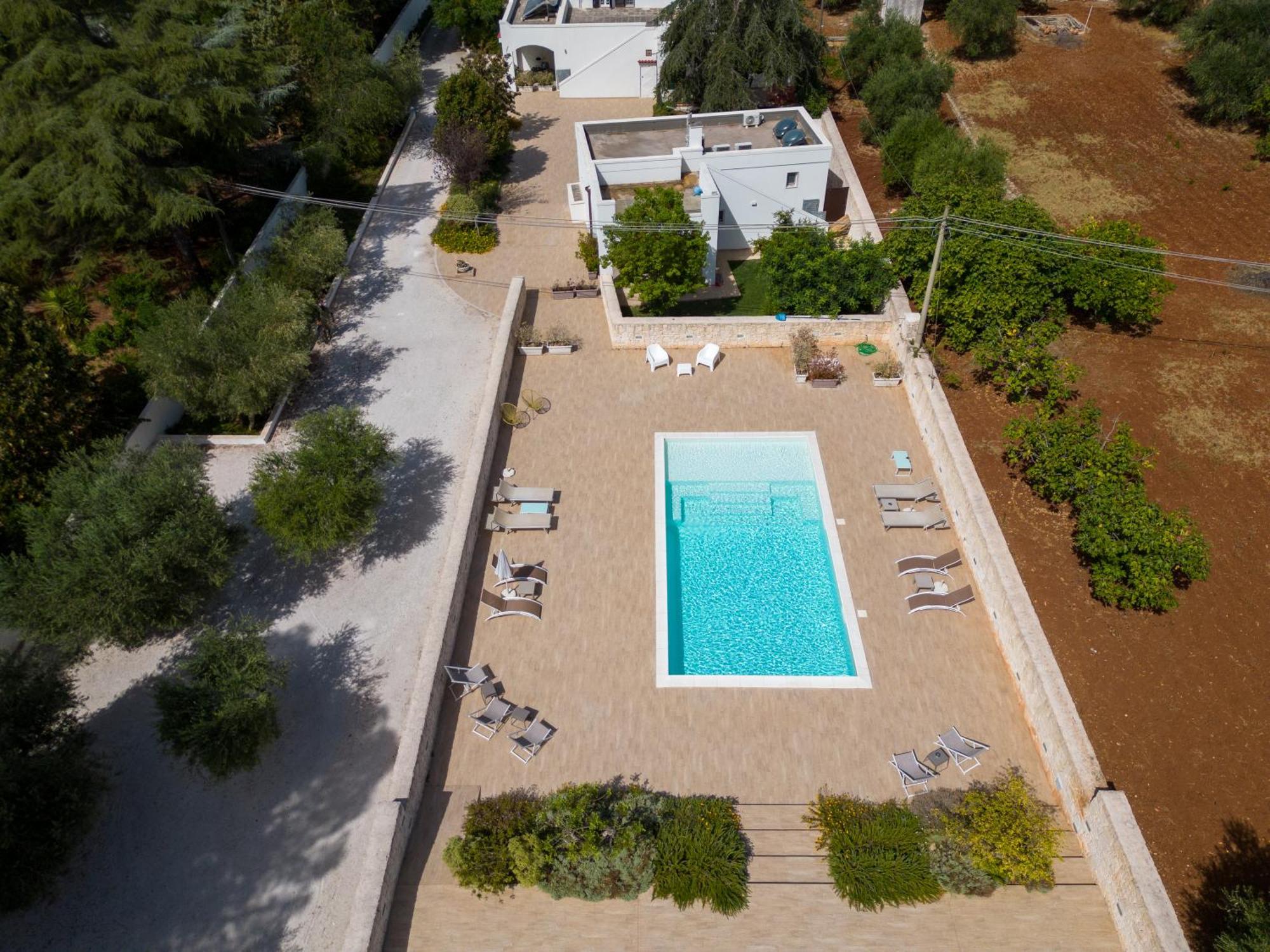 Mandorlocarrubo'S Suite Ostuni Εξωτερικό φωτογραφία